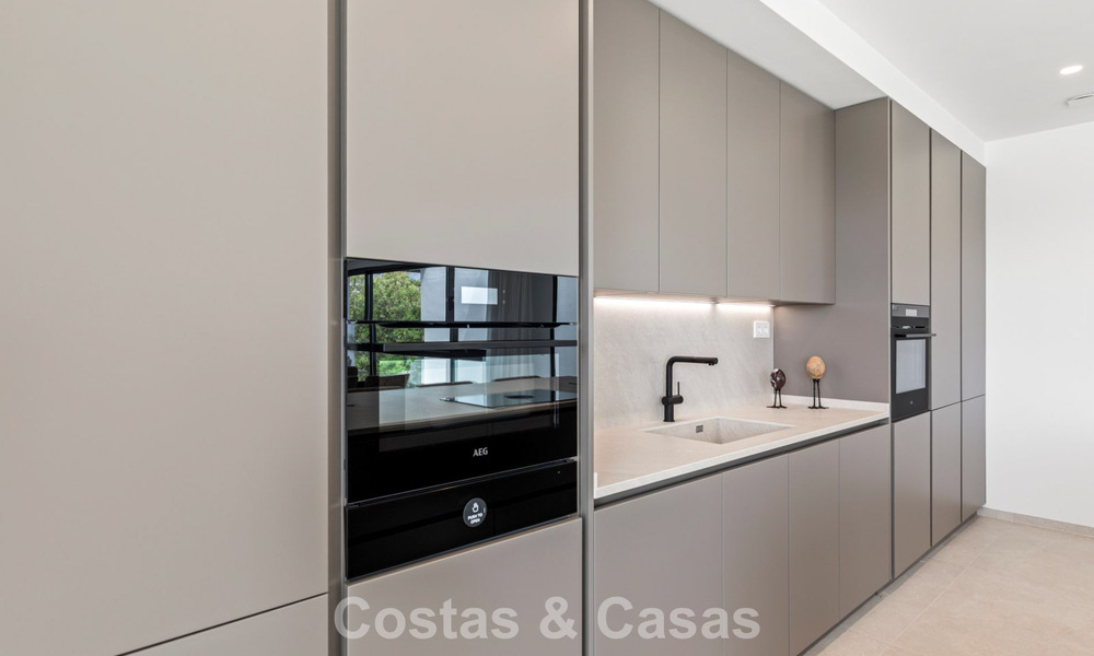 Contemporary luxury villa for sale in the green hills near San Pedro in Marbella - Benahavis 784354