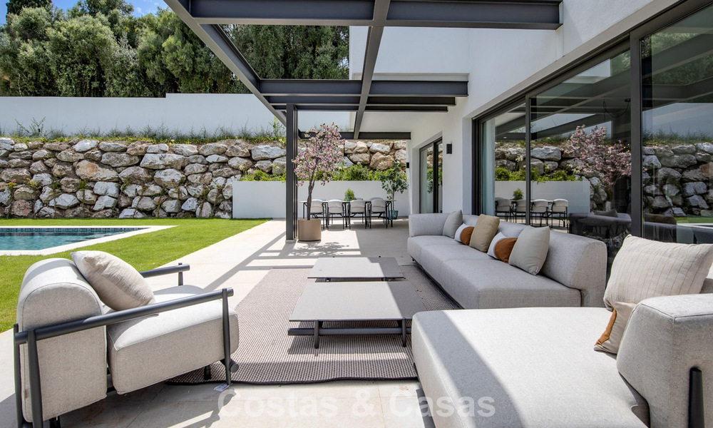 Contemporary luxury villa for sale in the green hills near San Pedro in Marbella - Benahavis 784367