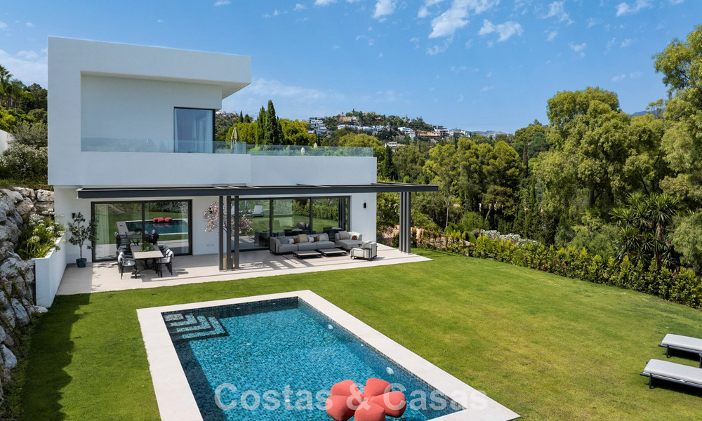 Contemporary luxury villa for sale in the green hills near San Pedro in Marbella - Benahavis 784370