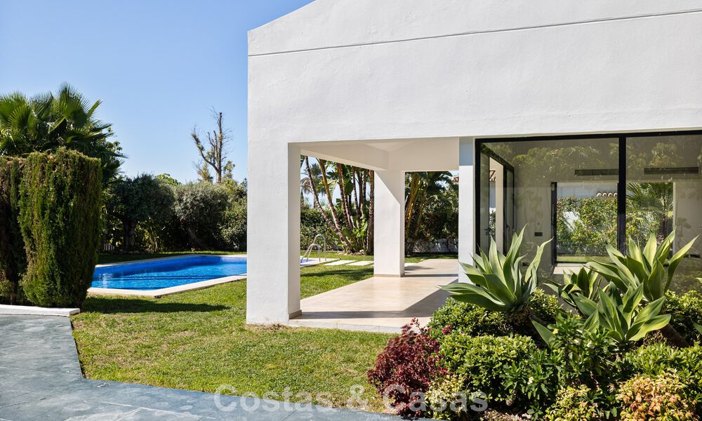 Villa with Mediterranean charm and a modern touch for sale near the center of San Pedro, Marbella 784385