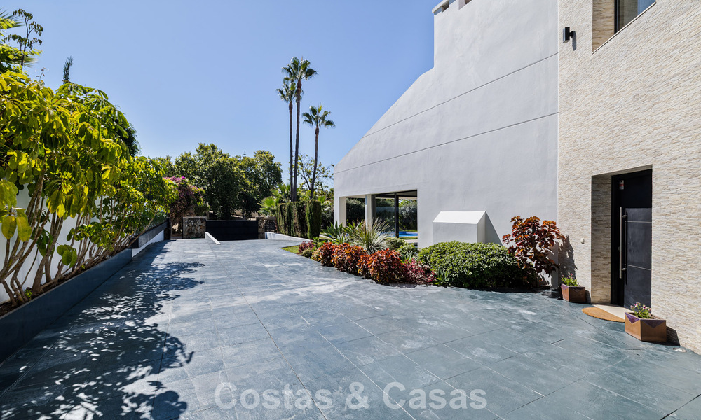 Villa with Mediterranean charm and a modern touch for sale near the center of San Pedro, Marbella 784392