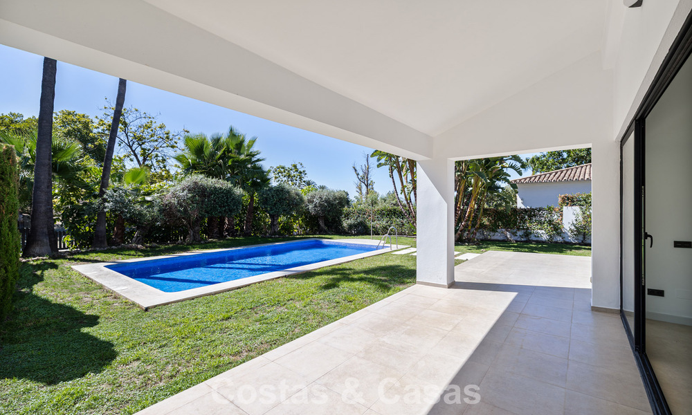 Villa with Mediterranean charm and a modern touch for sale near the center of San Pedro, Marbella 784394