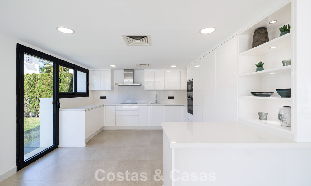 Villa with Mediterranean charm and a modern touch for sale near the center of San Pedro, Marbella 784395