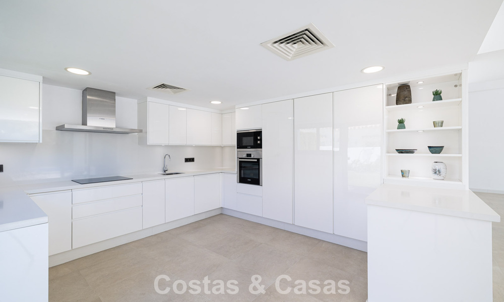 Villa with Mediterranean charm and a modern touch for sale near the center of San Pedro, Marbella 784396