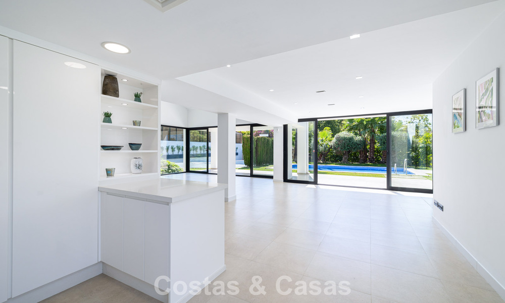 Villa with Mediterranean charm and a modern touch for sale near the center of San Pedro, Marbella 784397