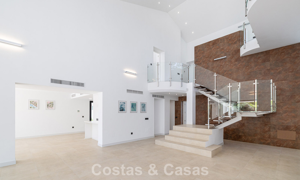 Villa with Mediterranean charm and a modern touch for sale near the center of San Pedro, Marbella 784403