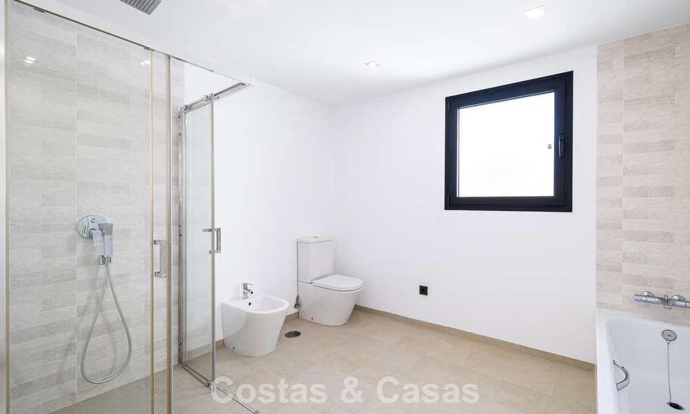 Villa with Mediterranean charm and a modern touch for sale near the center of San Pedro, Marbella 784411
