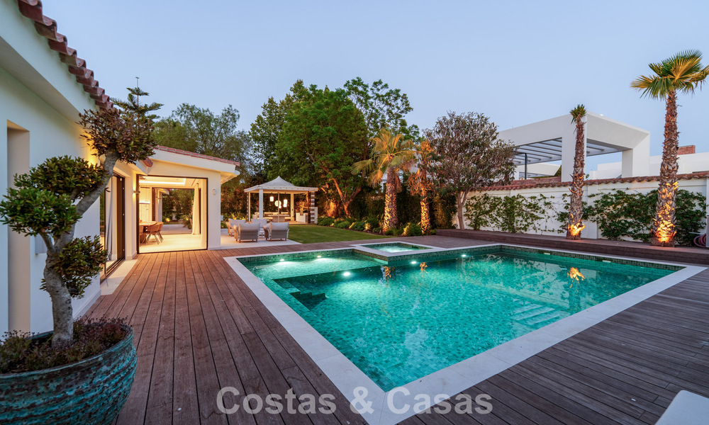 Exclusive, single-story villa for sale just steps from the beach and amenities in San Pedro and Puerto Banus, Marbella 784424