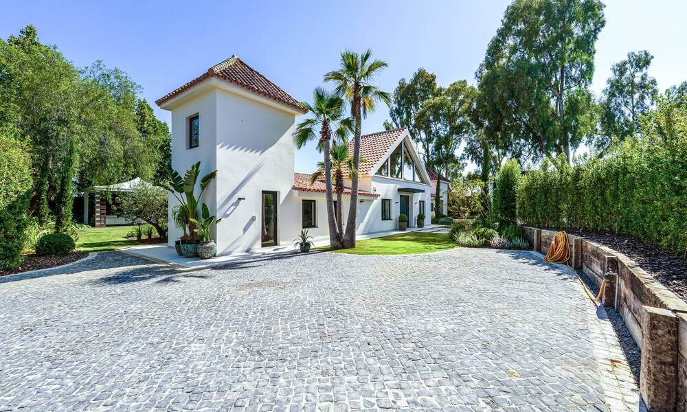 Exclusive, single-story villa for sale just steps from the beach and amenities in San Pedro and Puerto Banus, Marbella 784476