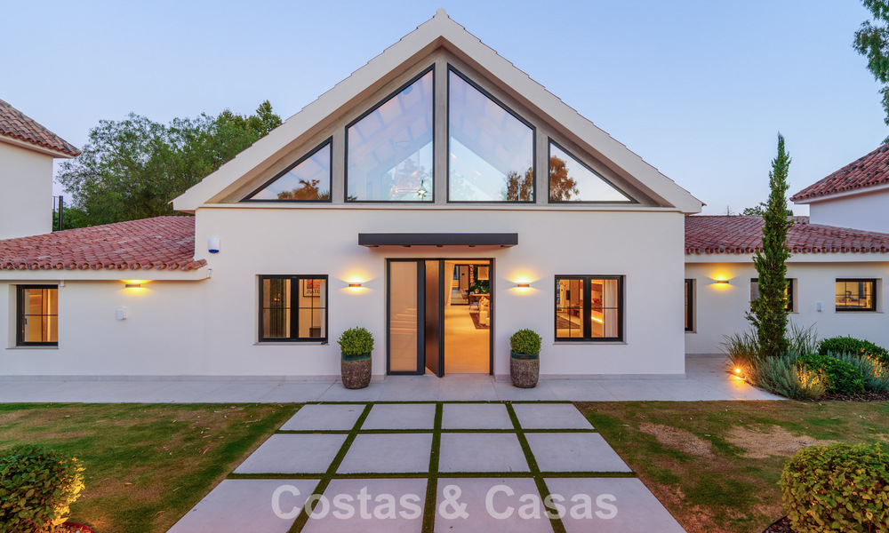 Exclusive, single-story villa for sale just steps from the beach and amenities in San Pedro and Puerto Banus, Marbella 784482
