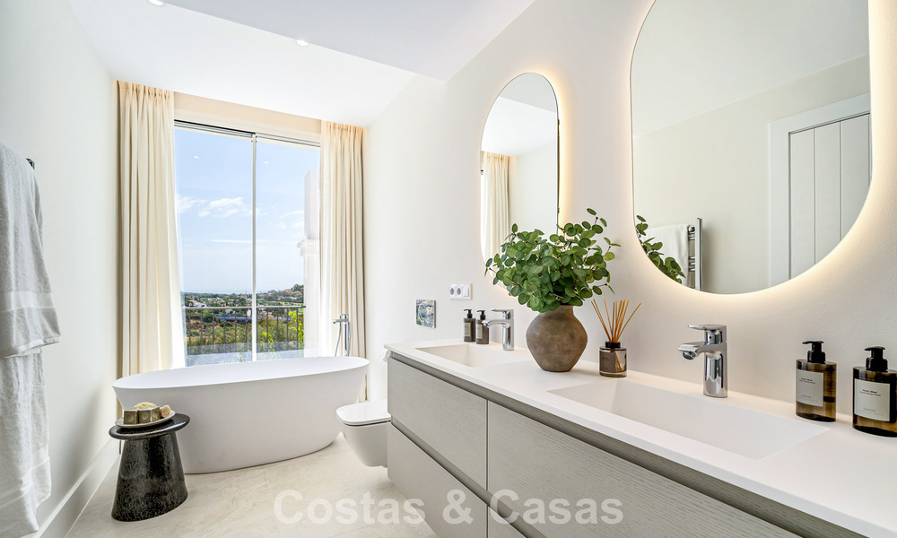 Stunningly renovated townhouse for sale on the frontline of La Quinta golf in Marbella - Benahavis 784566