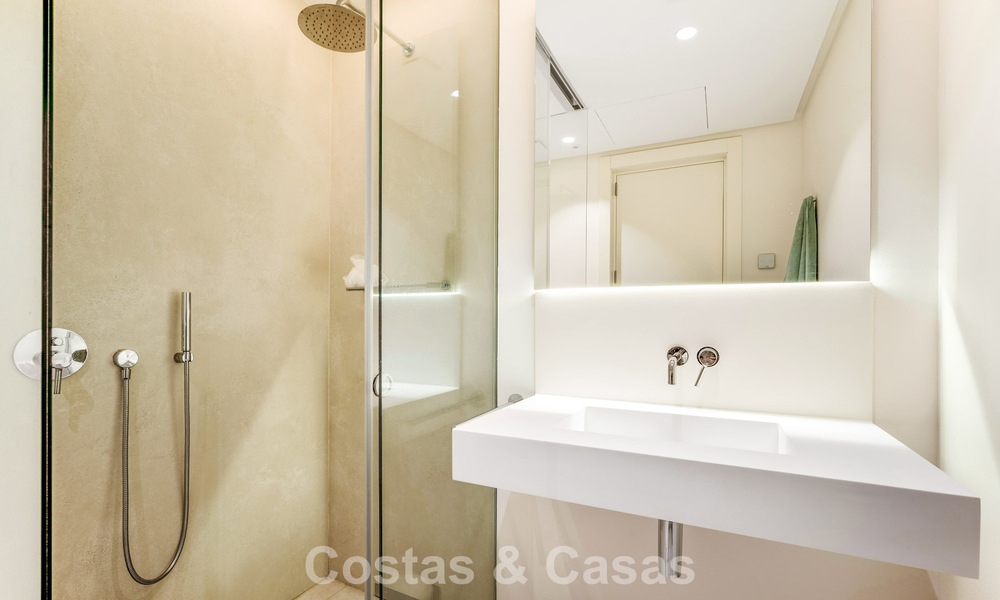 Contemporary luxury apartment with sea views for sale in a boutique complex near Marbella town 784607