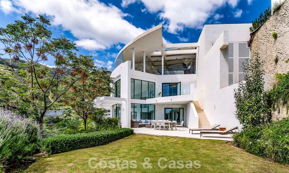 Contemporary luxury apartment with sea views for sale in a boutique complex near Marbella town 784612