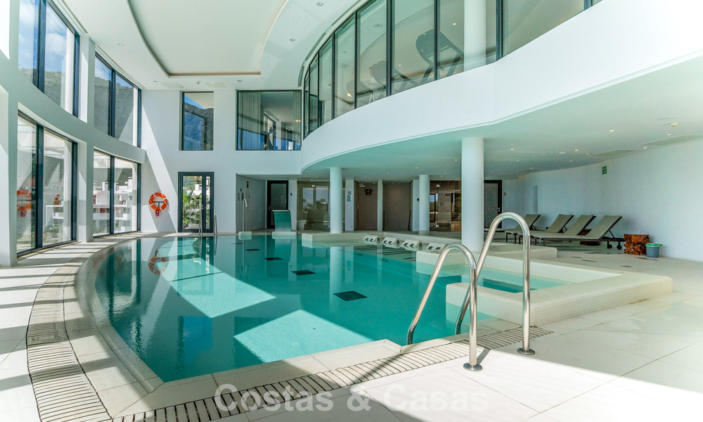 Contemporary luxury apartment with sea views for sale in a boutique complex near Marbella town 784613
