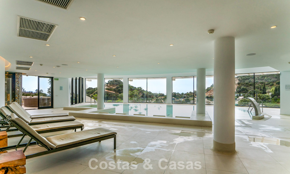 Contemporary luxury apartment with sea views for sale in a boutique complex near Marbella town 784614
