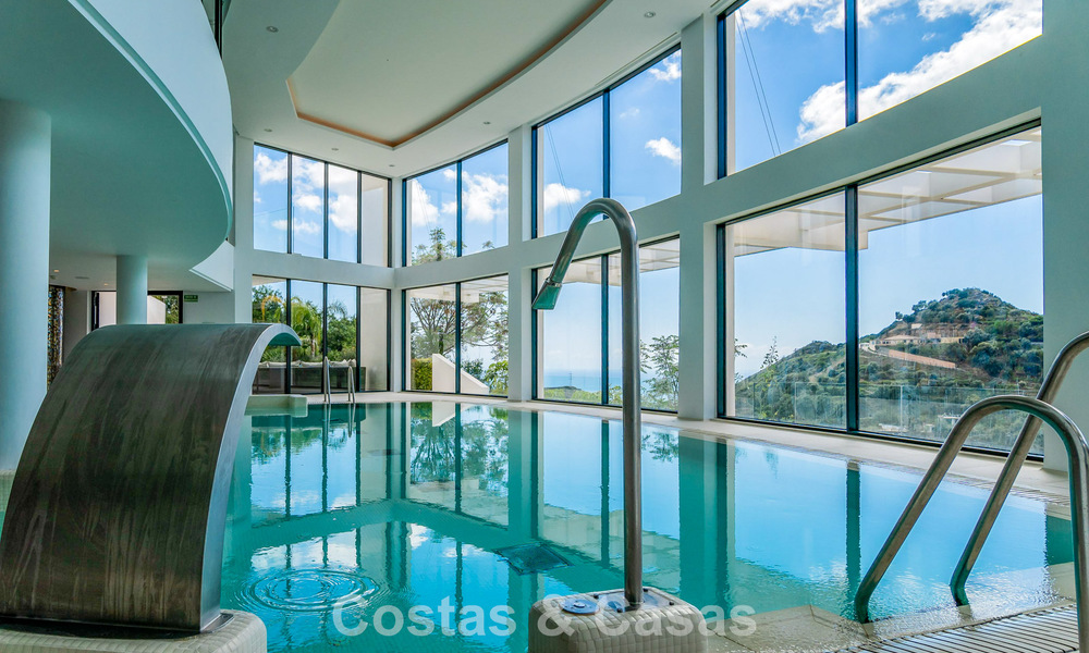 Contemporary luxury apartment with sea views for sale in a boutique complex near Marbella town 784617