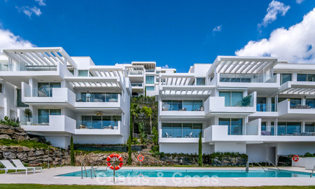 Contemporary luxury apartment with sea views for sale in a boutique complex near Marbella town 784619