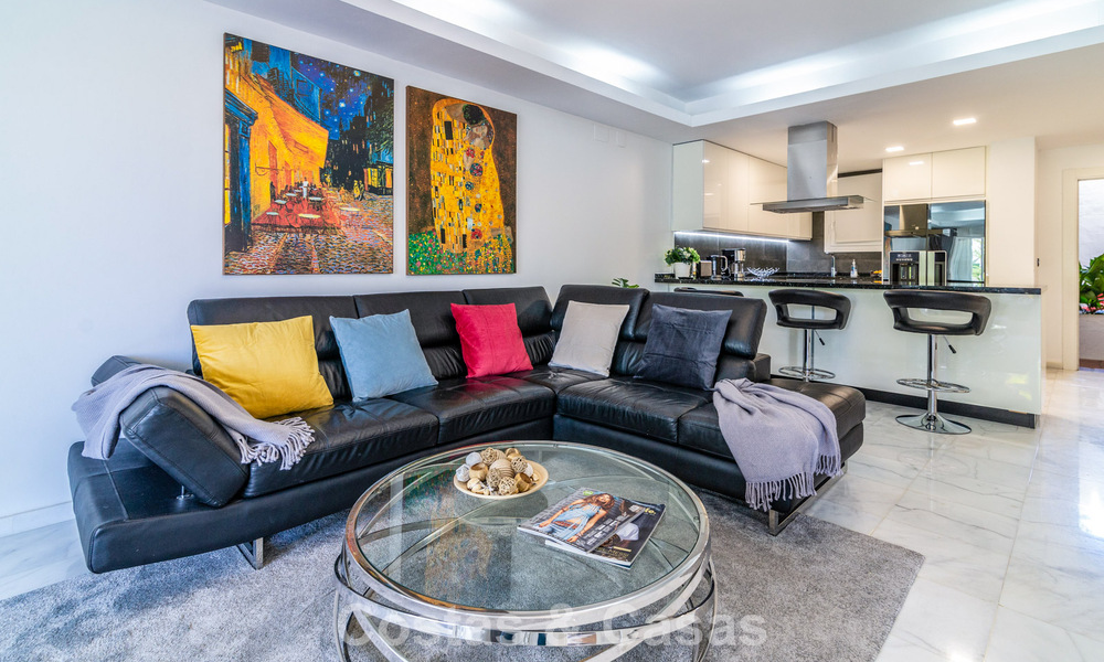 Luxury apartment for sale in the prestigious Puente Romano resort on Marbella's Golden Mile 784656