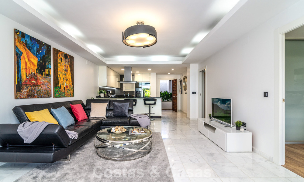 Luxury apartment for sale in the prestigious Puente Romano resort on Marbella's Golden Mile 784659