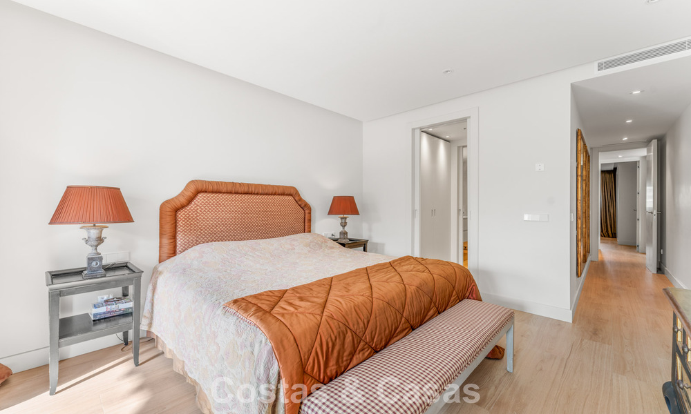 3-bedroom apartment in a boutique complex for sale in Puente Romano on Marbella's Golden Mile 784521