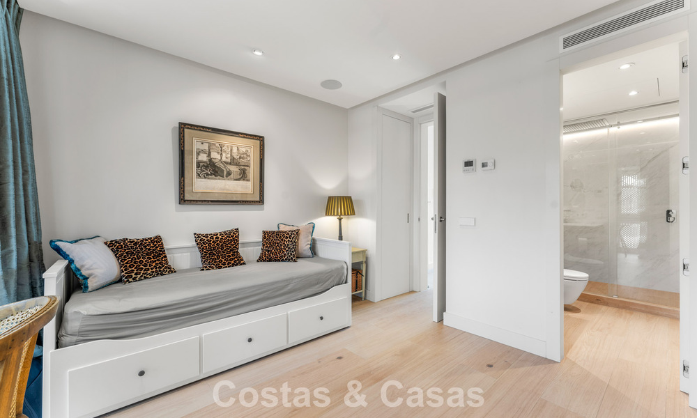 3-bedroom apartment in a boutique complex for sale in Puente Romano on Marbella's Golden Mile 784531