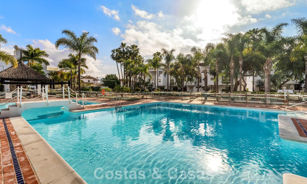 3-bedroom apartment in a boutique complex for sale in Puente Romano on Marbella's Golden Mile 784538