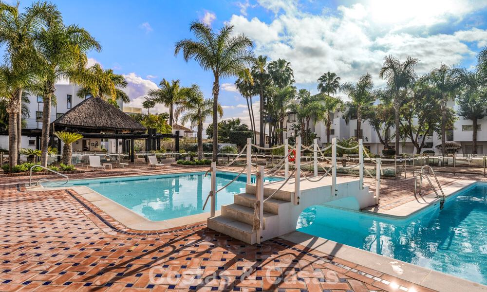 3-bedroom apartment in a boutique complex for sale in Puente Romano on Marbella's Golden Mile 784540