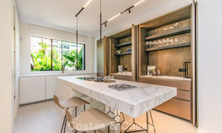 High-quality renovated beachfront townhouse with stunning sea views for sale on Marbella's Golden Mile 784696 