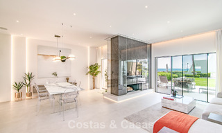 High-quality renovated beachfront townhouse with stunning sea views for sale on Marbella's Golden Mile 784699 