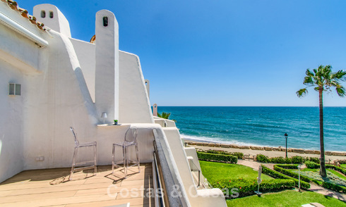 High-quality renovated beachfront townhouse with stunning sea views for sale on Marbella's Golden Mile 784705