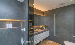 High-quality renovated beachfront townhouse with stunning sea views for sale on Marbella's Golden Mile 784712 