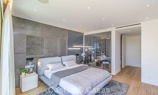 High-quality renovated beachfront townhouse with stunning sea views for sale on Marbella's Golden Mile 784714 