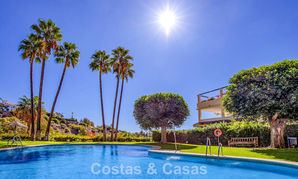 Bright 3-bedroom apartment for sale in La Quinta Golf Resort, Benahavis - Marbella 784722