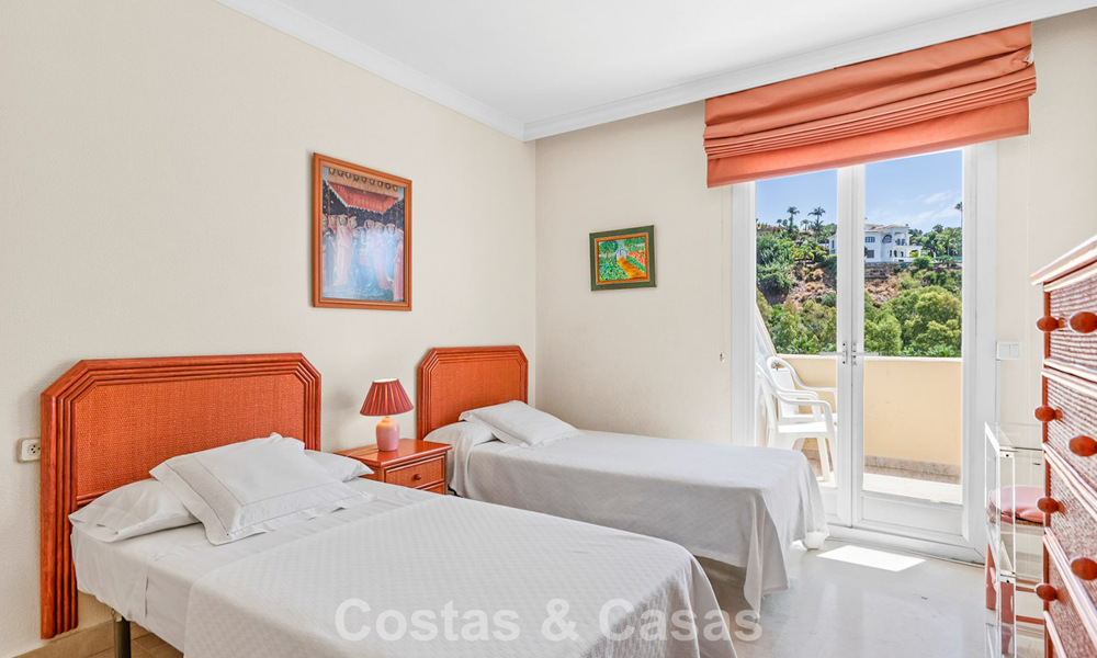 Bright 3-bedroom apartment for sale in La Quinta Golf Resort, Benahavis - Marbella 784733