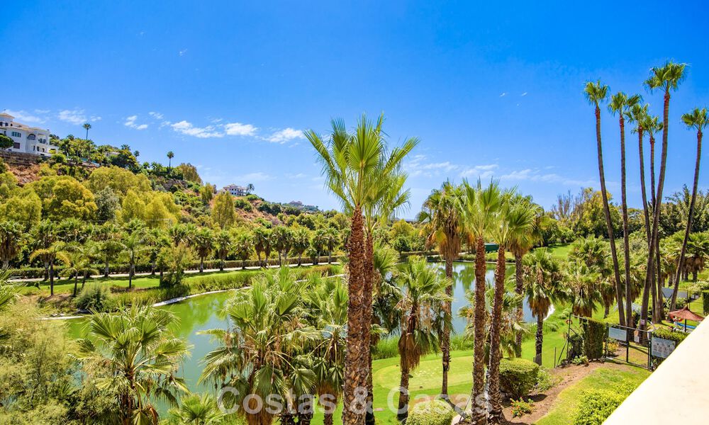 Bright 3-bedroom apartment for sale in La Quinta Golf Resort, Benahavis - Marbella 784741