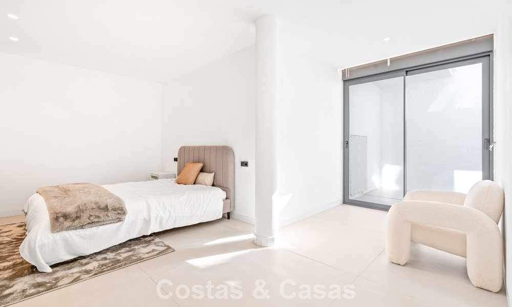 Renovated homes for sale within walking distance of a golf club, New Golden Mile between Marbella and Estepona 784743