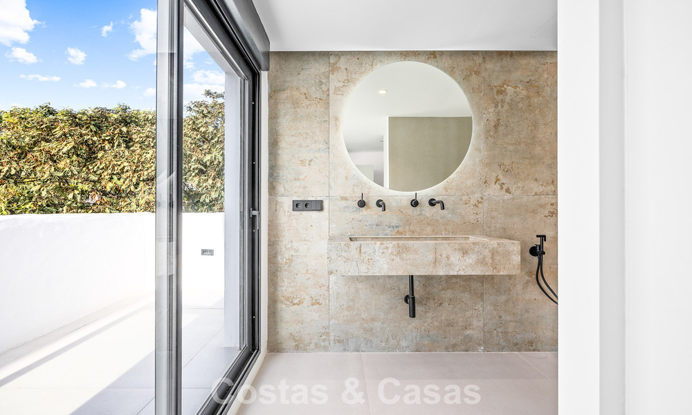 Renovated homes for sale within walking distance of a golf club, New Golden Mile between Marbella and Estepona 784762