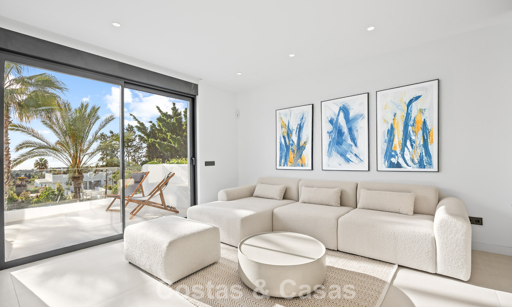 Renovated homes for sale within walking distance of a golf club, New Golden Mile between Marbella and Estepona 784766