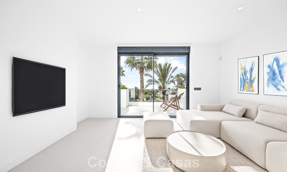 Renovated homes for sale within walking distance of a golf club, New Golden Mile between Marbella and Estepona 784770