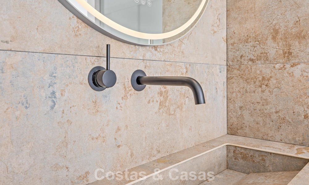 Renovated homes for sale within walking distance of a golf club, New Golden Mile between Marbella and Estepona 784773