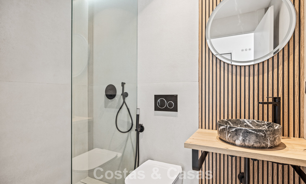 Renovated homes for sale within walking distance of a golf club, New Golden Mile between Marbella and Estepona 784775
