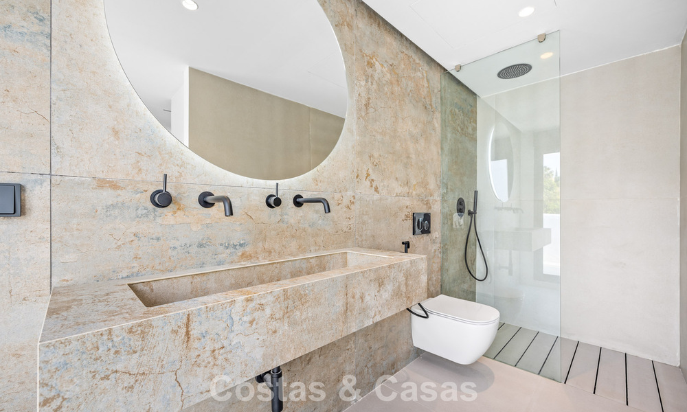 Renovated homes for sale within walking distance of a golf club, New Golden Mile between Marbella and Estepona 784776