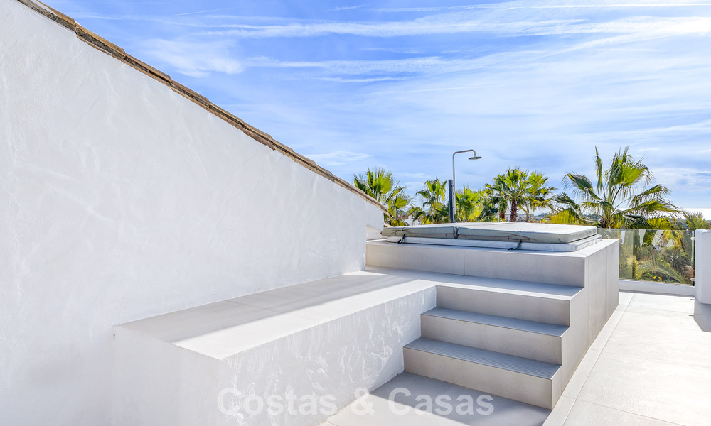 Renovated homes for sale within walking distance of a golf club, New Golden Mile between Marbella and Estepona 784777
