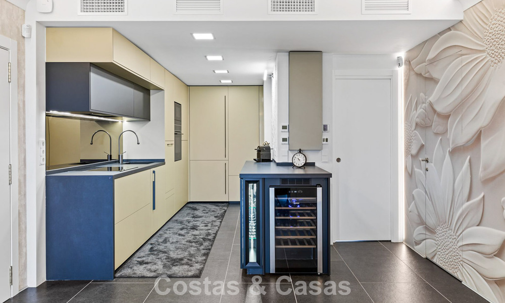 Modernized luxury apartment with panoramic sea views for sale in a golf resort in Marbella - Benahavis 784853