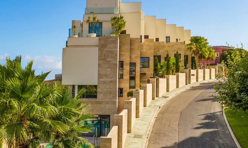 Duplex apartment with villa-like charm for sale in a luxury complex in La Quinta, Marbella - Benahavis 784857