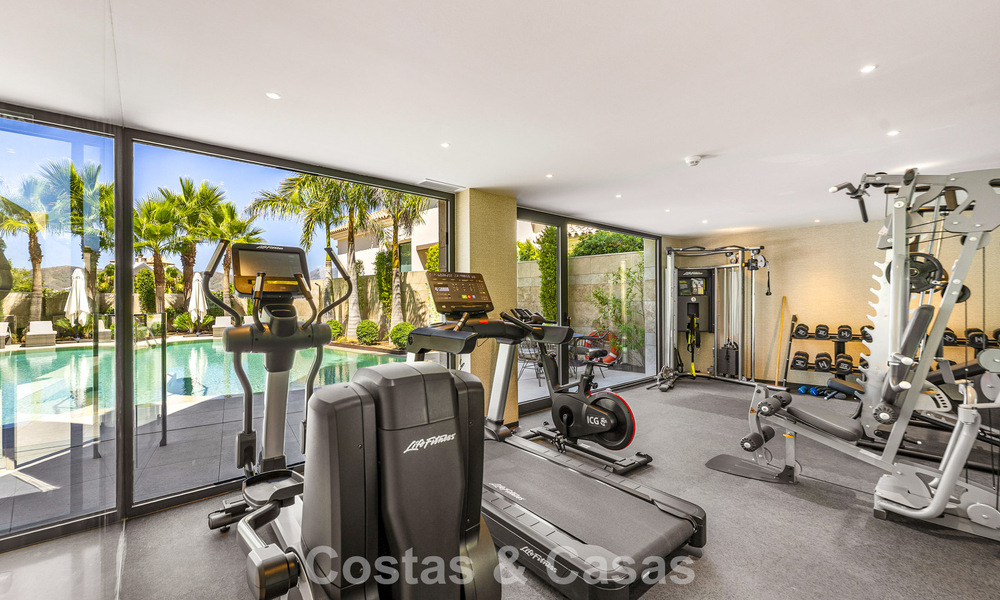 Duplex apartment with villa-like charm for sale in a luxury complex in La Quinta, Marbella - Benahavis 784865