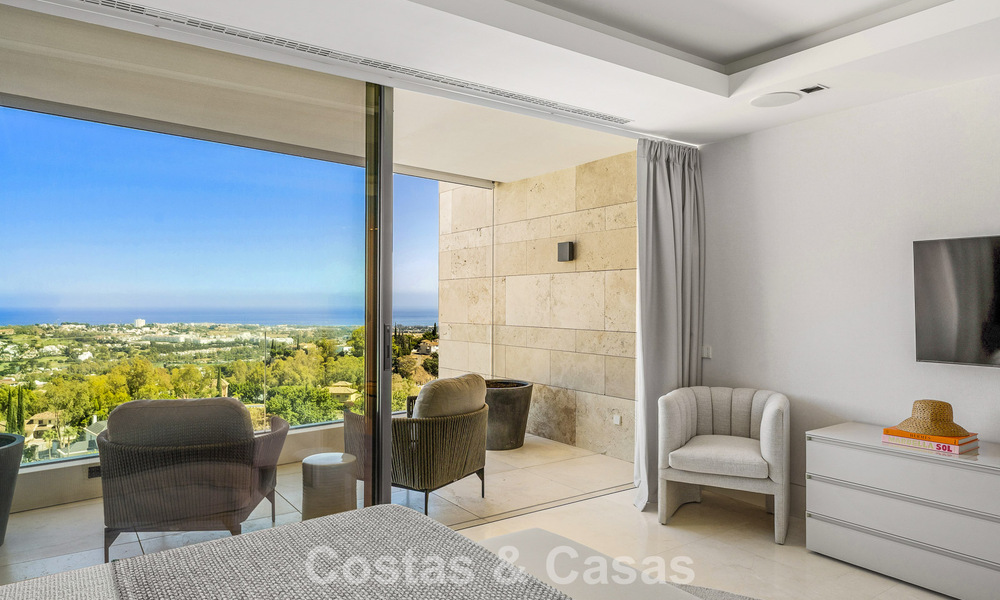 Duplex apartment with villa-like charm for sale in a luxury complex in La Quinta, Marbella - Benahavis 784869