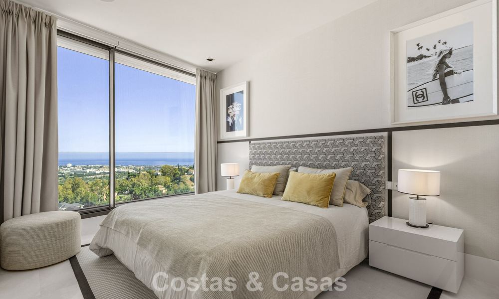 Duplex apartment with villa-like charm for sale in a luxury complex in La Quinta, Marbella - Benahavis 784871