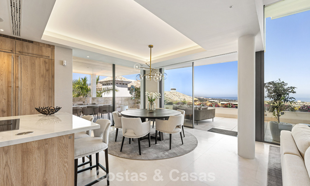 Duplex apartment with villa-like charm for sale in a luxury complex in La Quinta, Marbella - Benahavis 784877