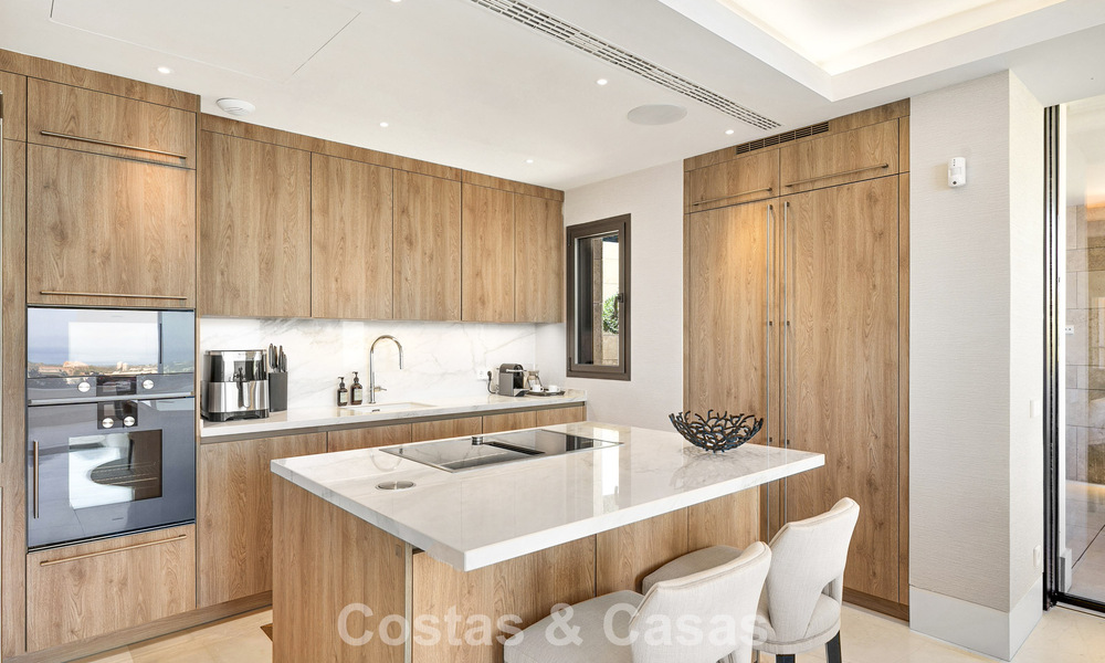 Duplex apartment with villa-like charm for sale in a luxury complex in La Quinta, Marbella - Benahavis 784878